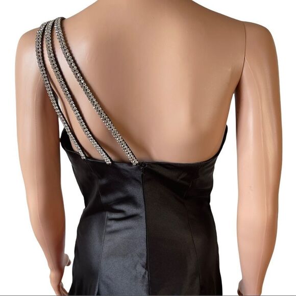 Cinderella Design Studded One Shoulder Black Long Gown MEDIUM - Picture 6 of 16
